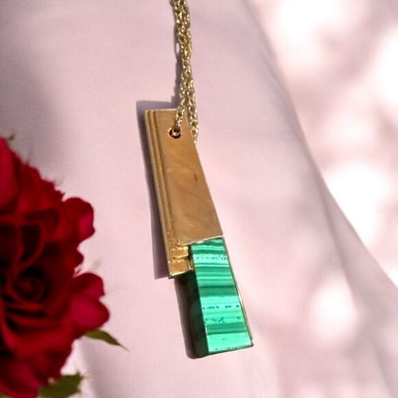 Shanghai Tang golden malachite large pendant necklace 28” Chain 2015 NIB - Picture 5 of 12